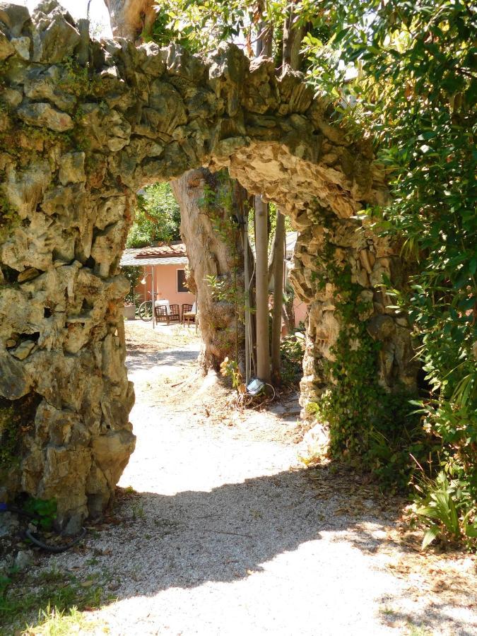 Appartamento Con Piscina Immersa Nel Verde كاشينا المظهر الخارجي الصورة